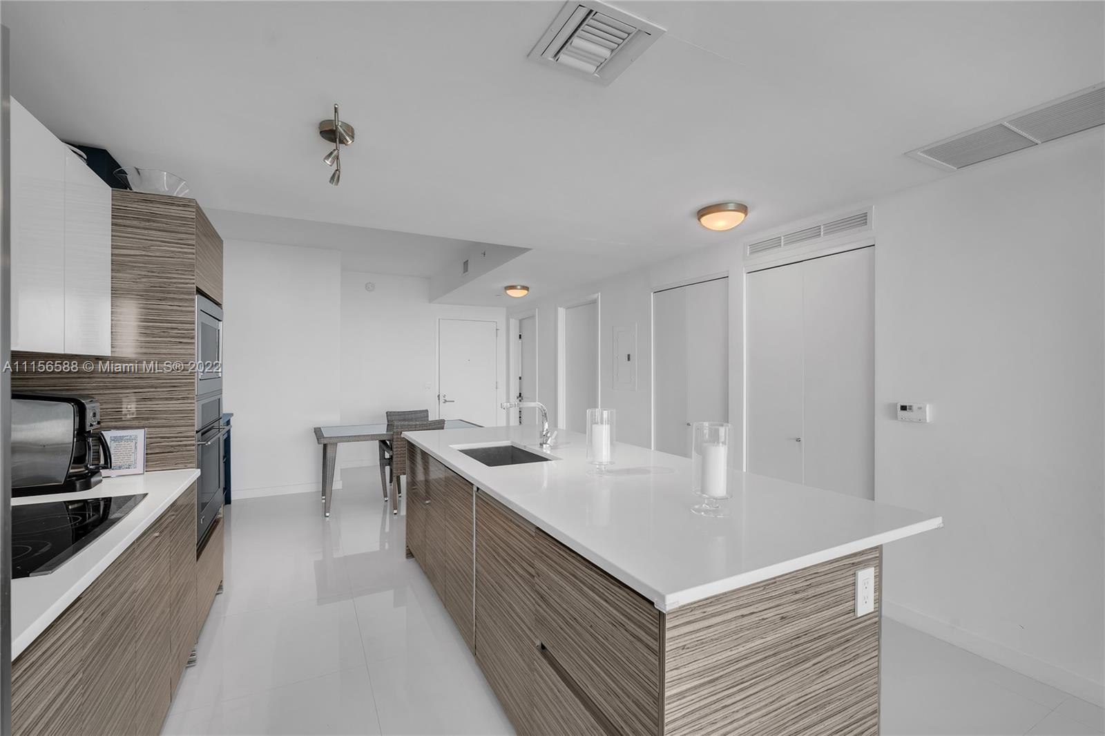 ICON BAY CONDO - Residential