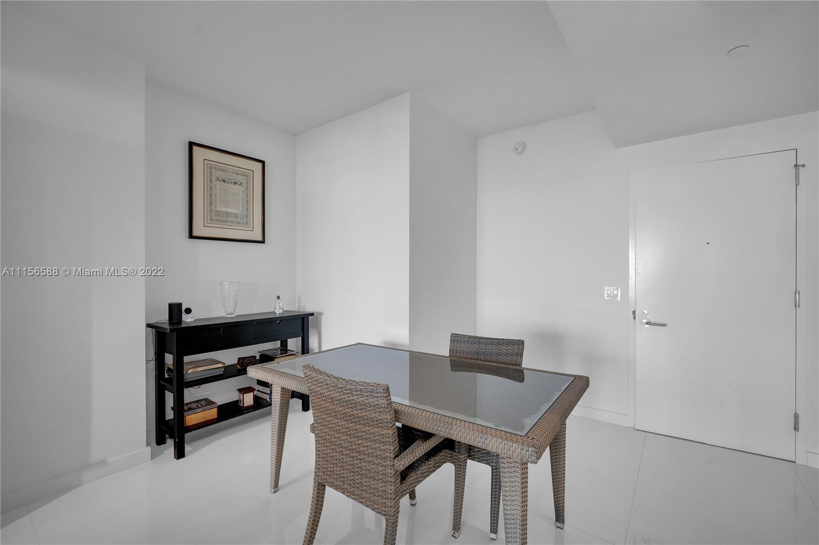 ICON BAY CONDO - Residential