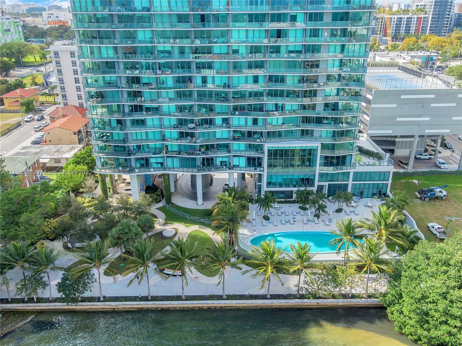ICON BAY CONDO - Residential