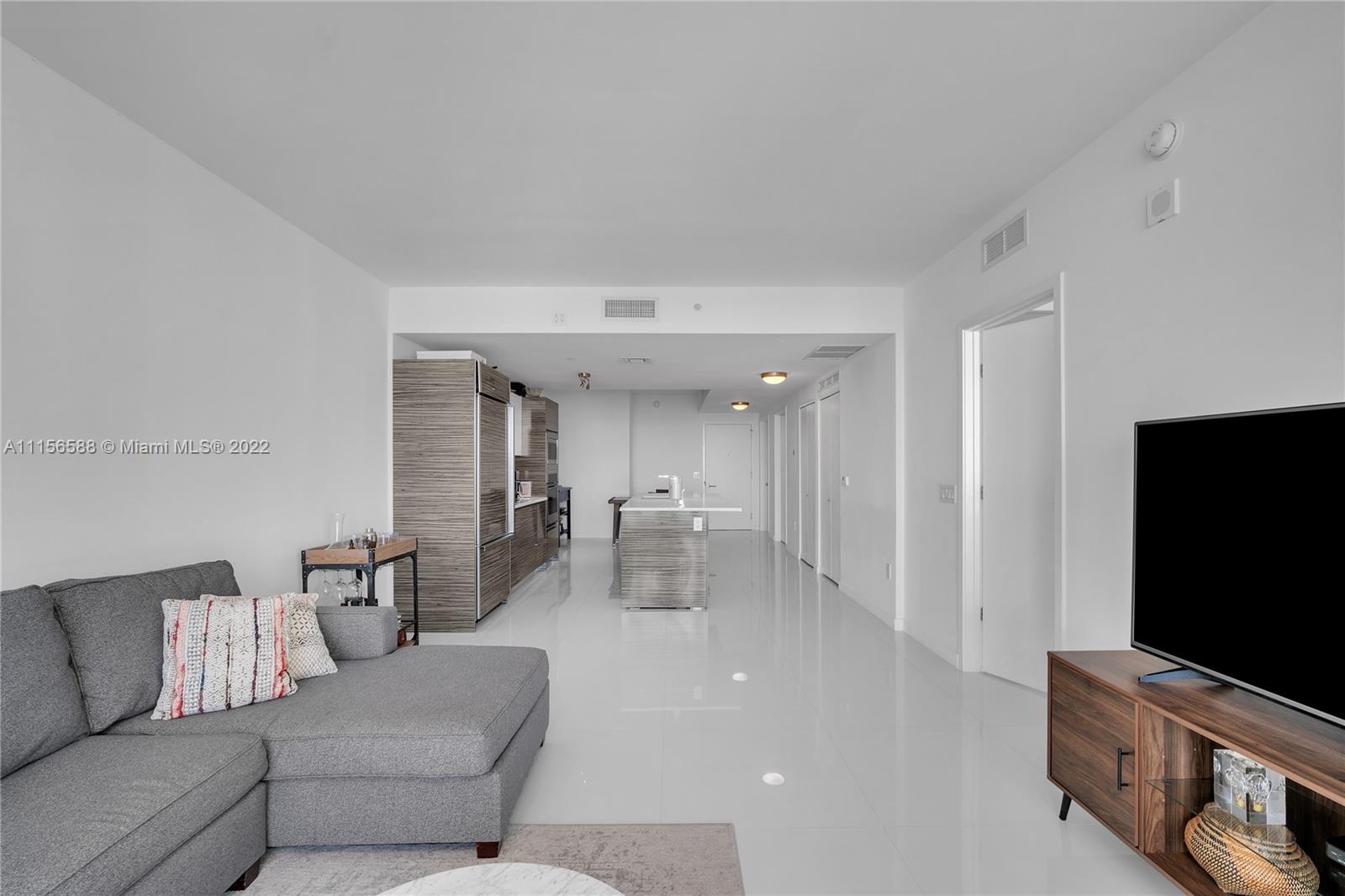 ICON BAY CONDO - Residential
