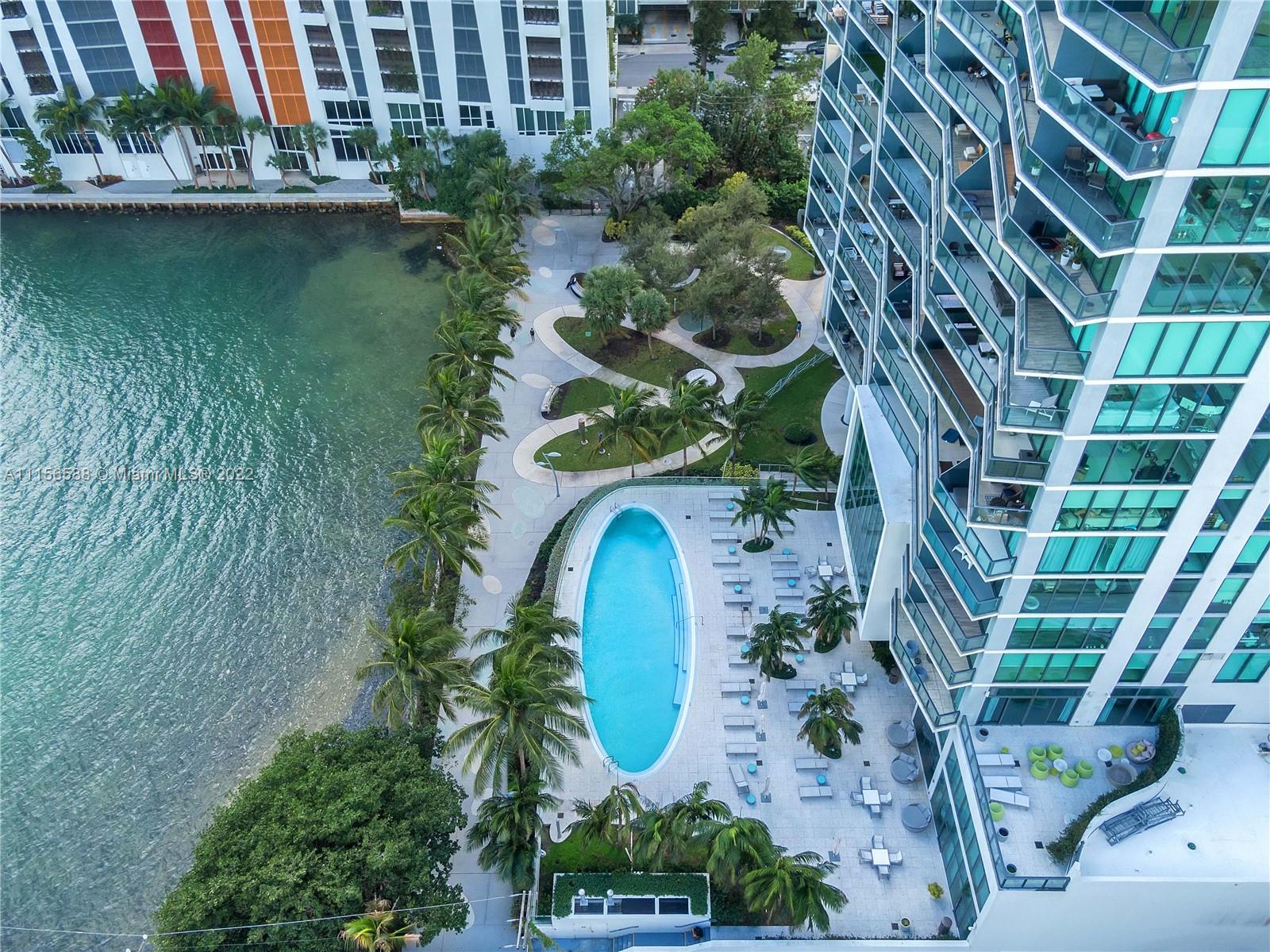 ICON BAY CONDO - Residential
