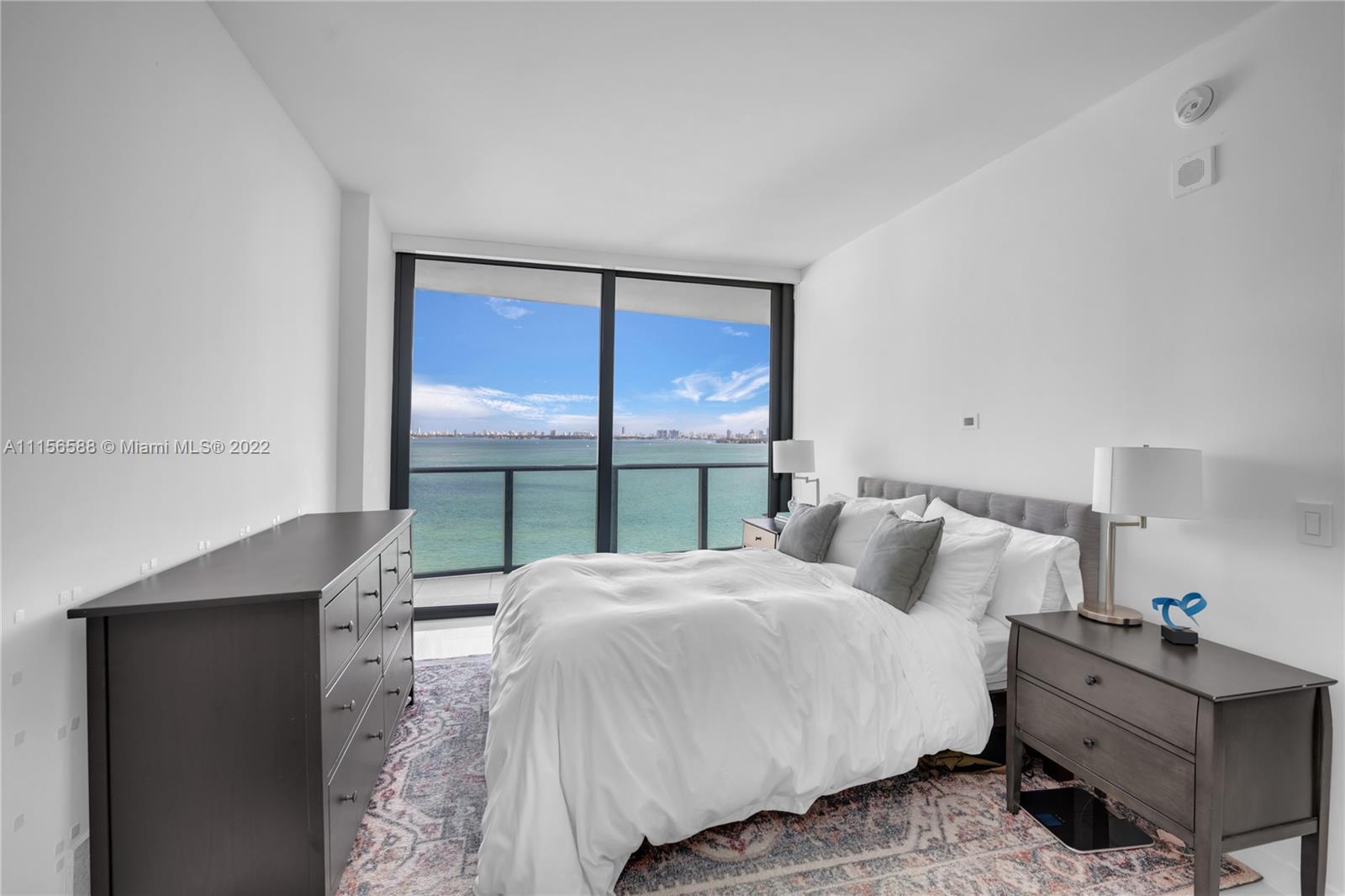 ICON BAY CONDO - Residential