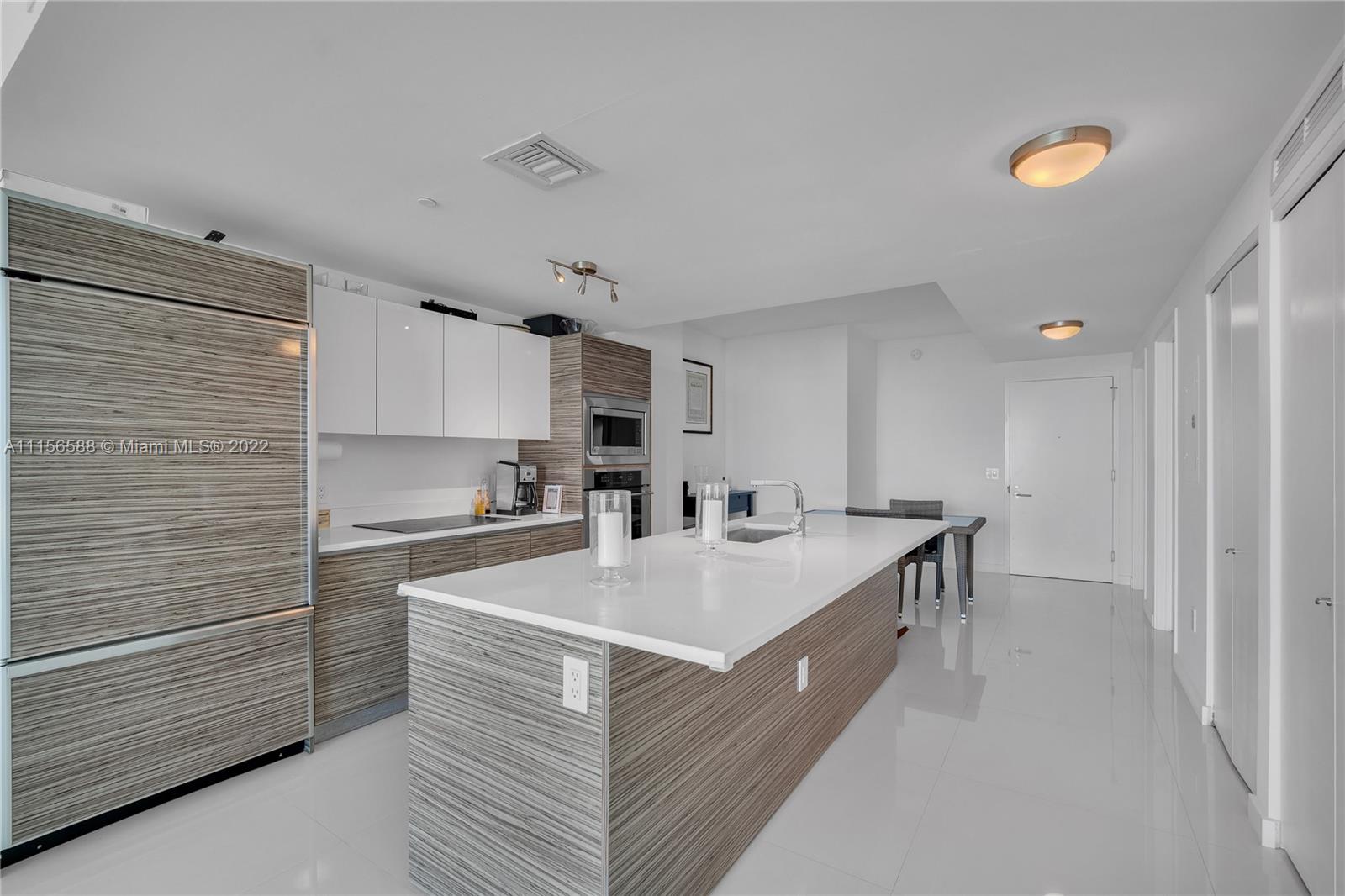 ICON BAY CONDO - Residential