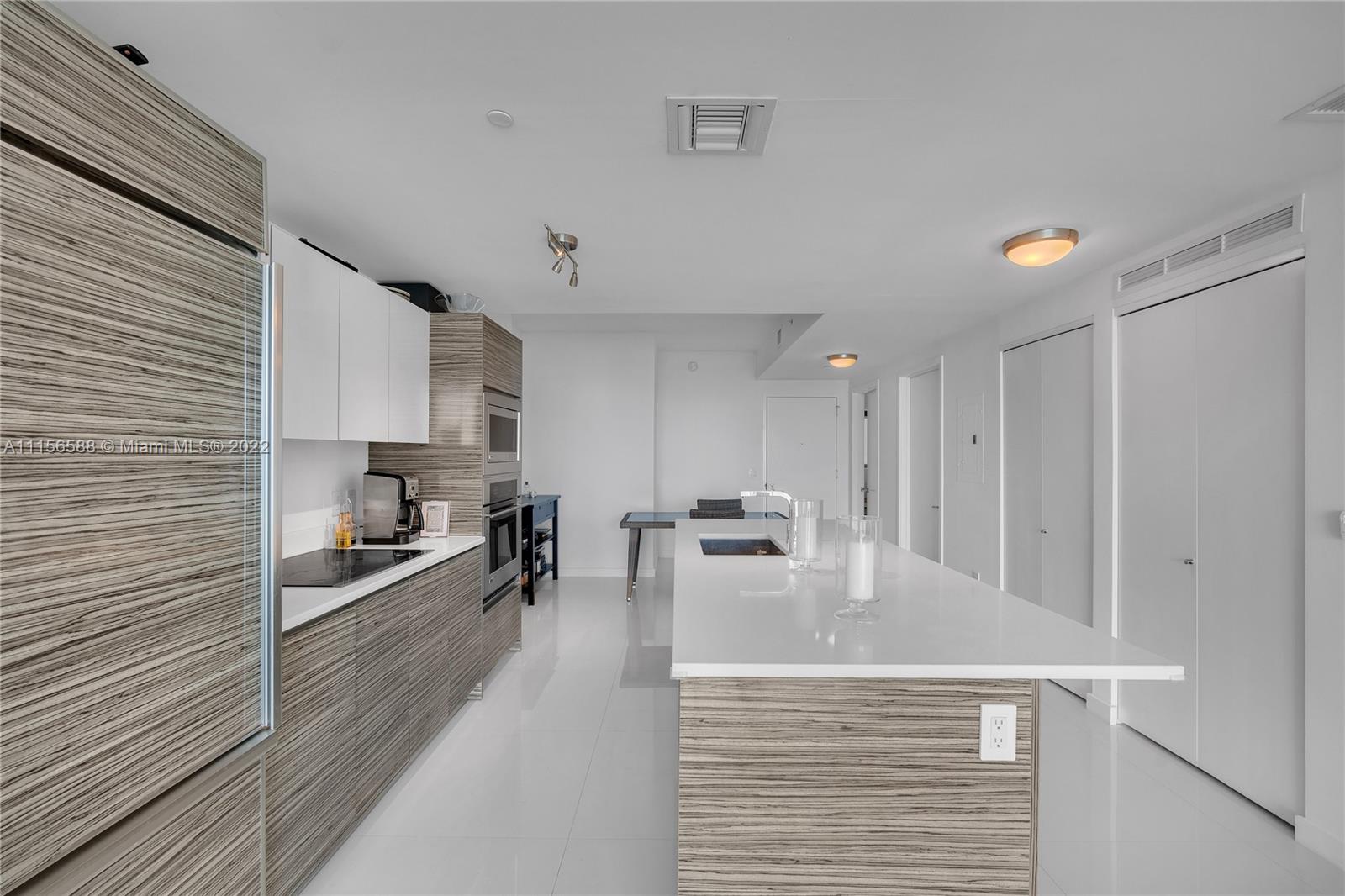 ICON BAY CONDO - Residential
