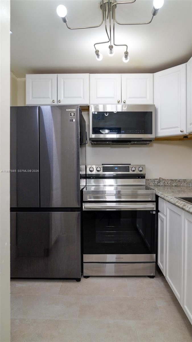 Charming, spacious one bedroom – 1.5 bathroom unit, facing Oleta River State Park. New appliances, freshly painted, walk-in closet, screened balcony, ready to move in. Located just minutes from Eastern Shores, Sunny Isles Beach and within walking distance to shops, restaurants, Starbucks, Winn Dixie and VIP movie theaters. You will love to live at this location. 1 assigned parking space.