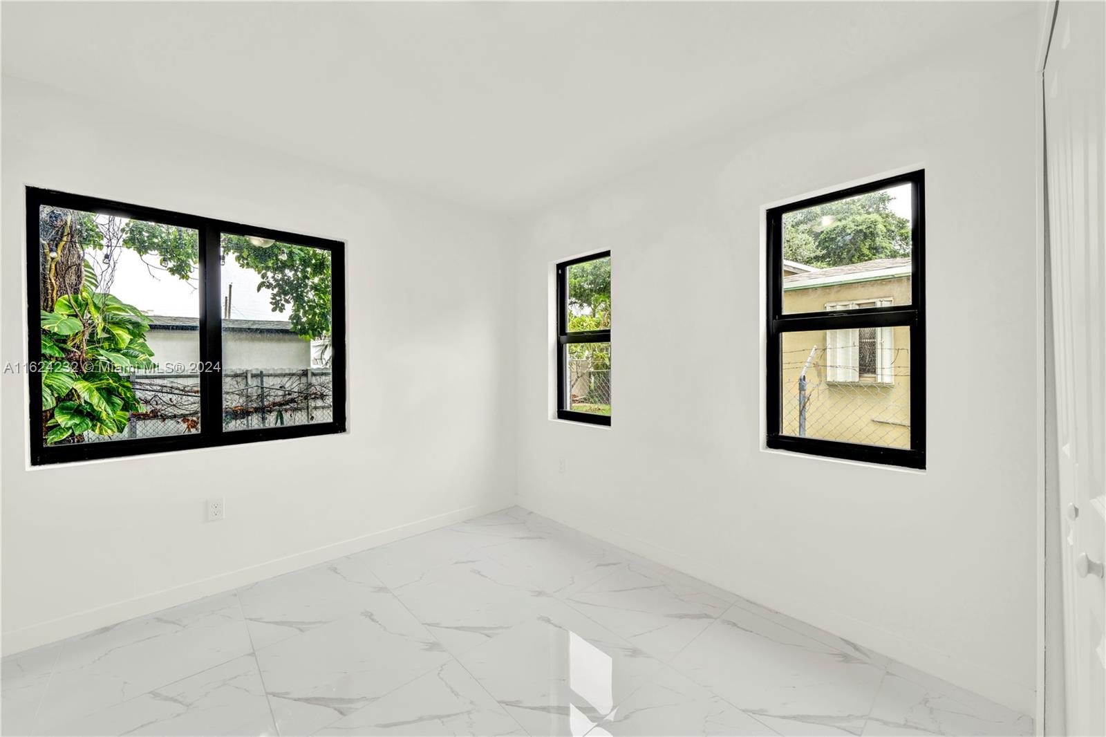 GLENWOOD HEIGHTS ADDN - Residential Lease