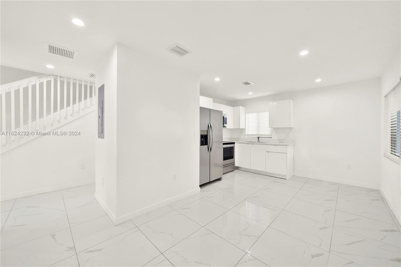 GLENWOOD HEIGHTS ADDN - Residential Lease