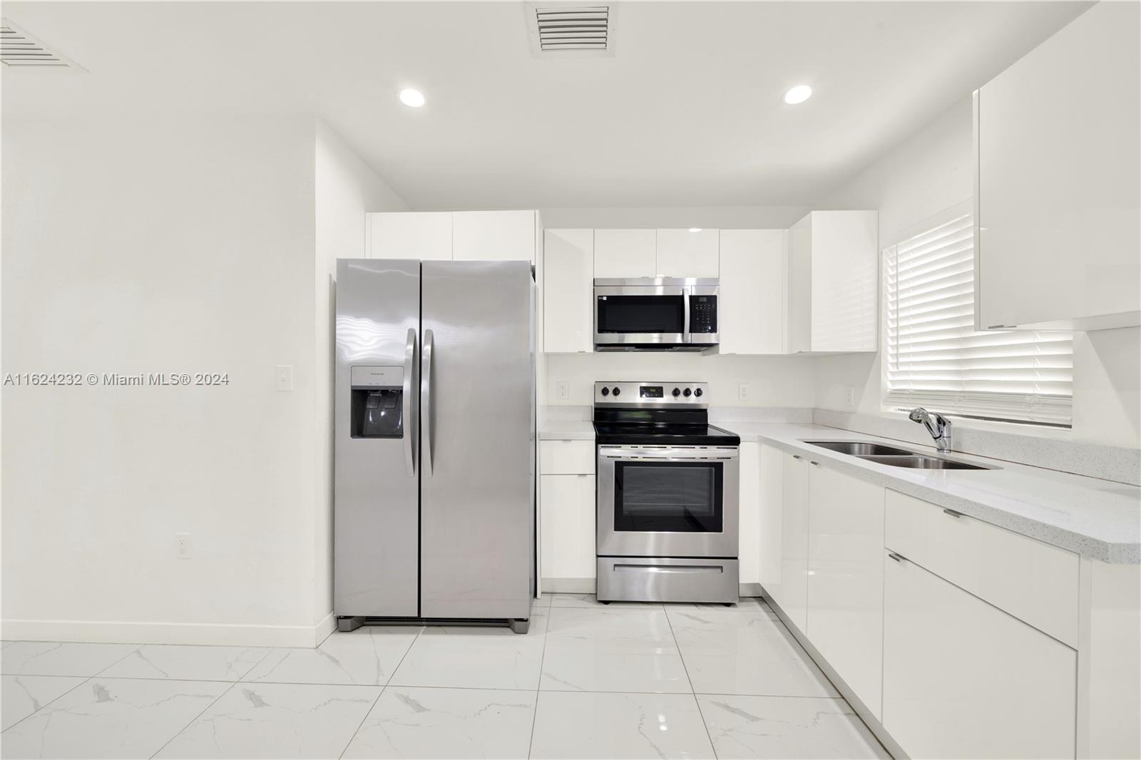 GLENWOOD HEIGHTS ADDN - Residential Lease
