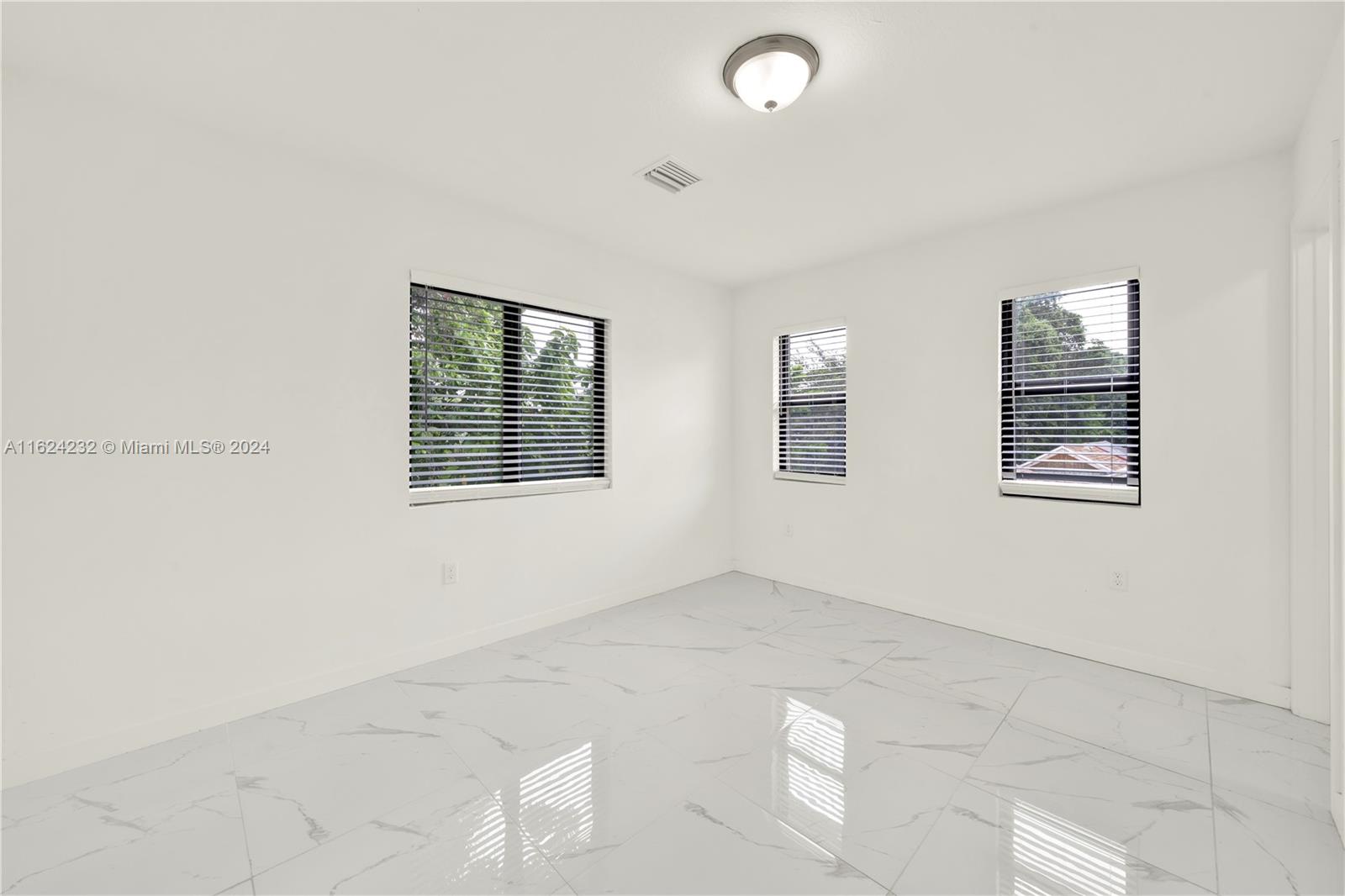 GLENWOOD HEIGHTS ADDN - Residential Lease