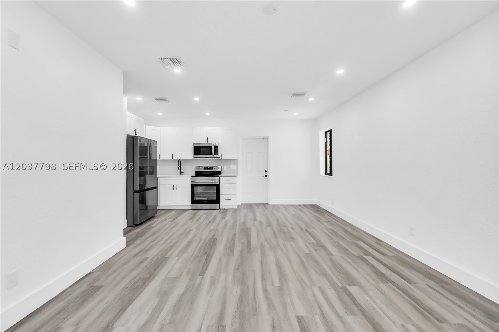 LAKE FOREST SEC 4 - Residential