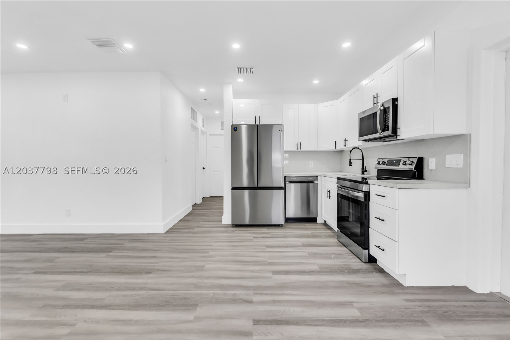 LAKE FOREST SEC 4 - Residential