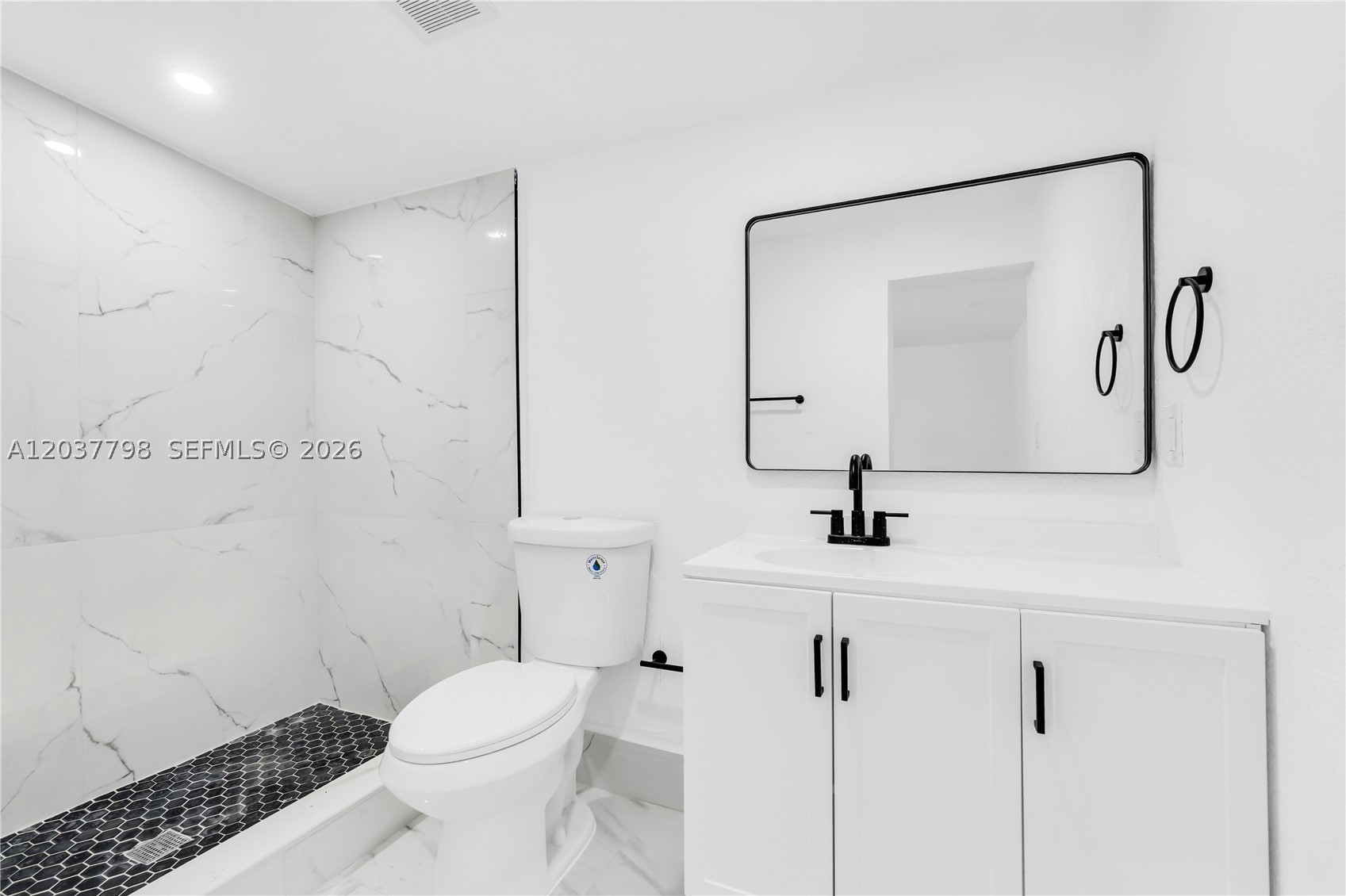 LAKE FOREST SEC 4 - Residential