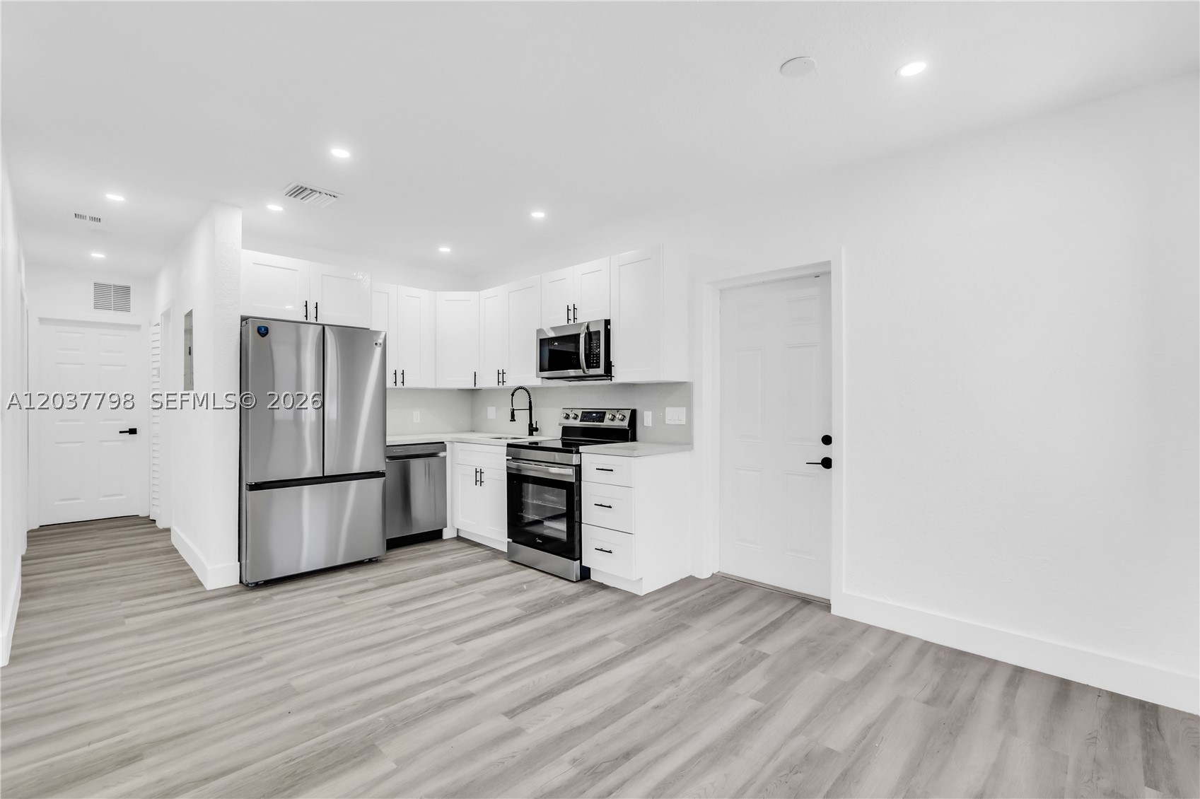 LAKE FOREST SEC 4 - Residential