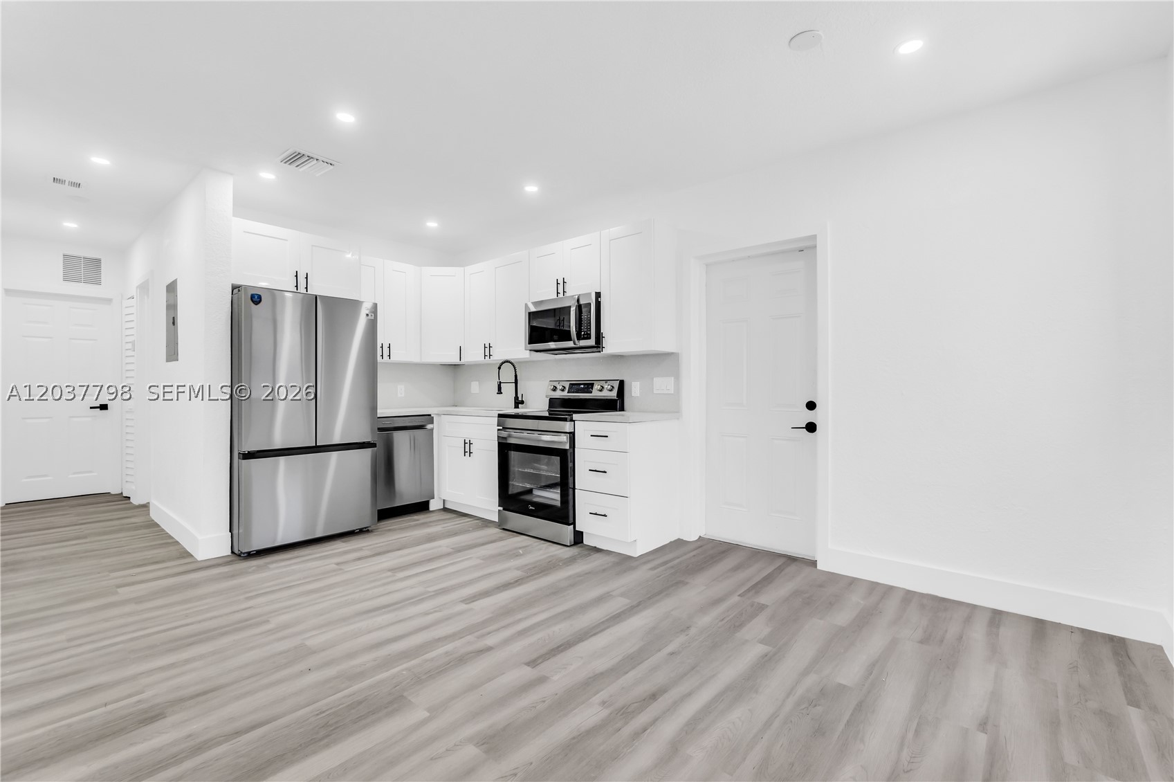 LAKE FOREST SEC 4 - Residential