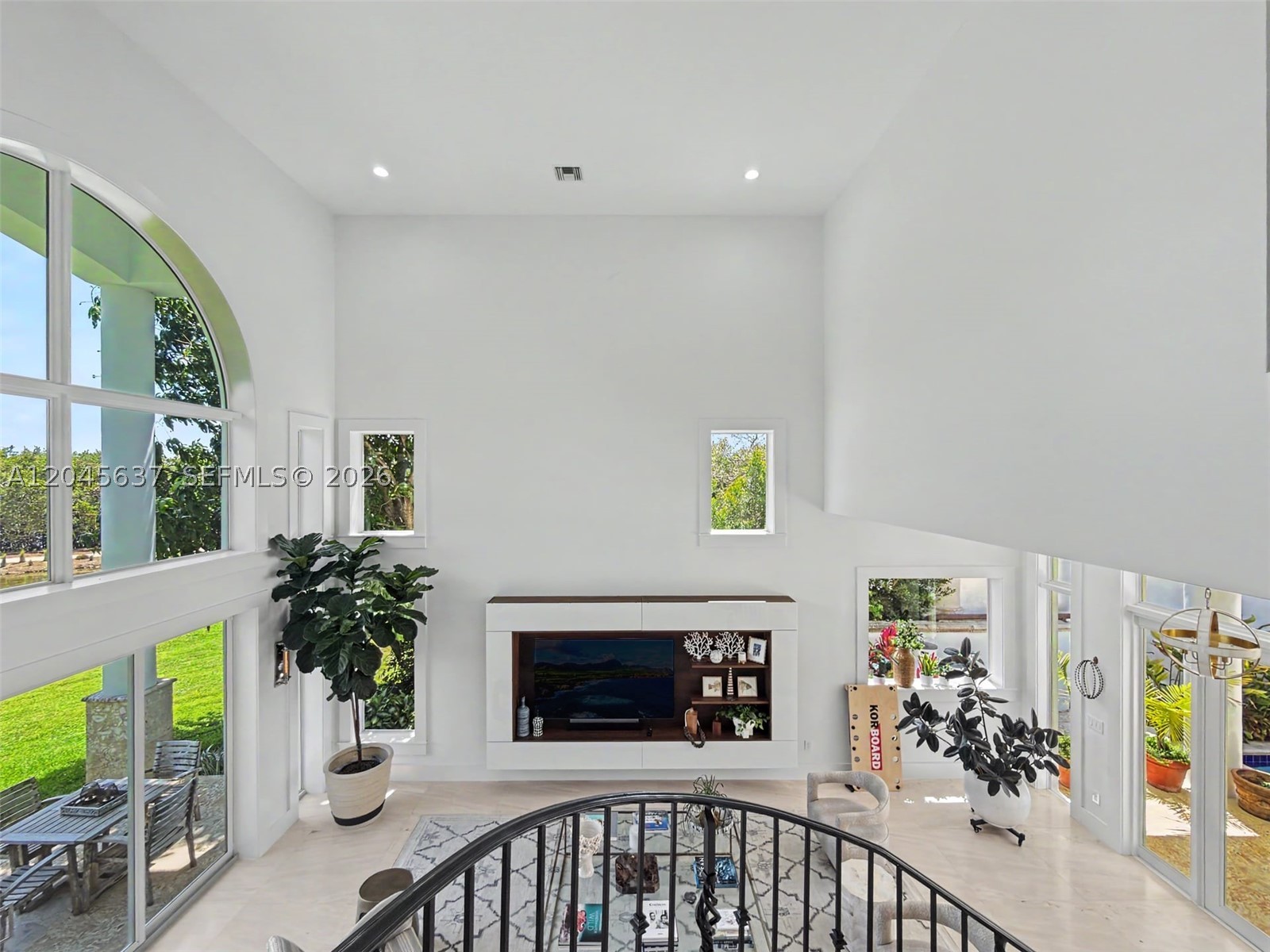 DEERING BAY ESTATES - Residential