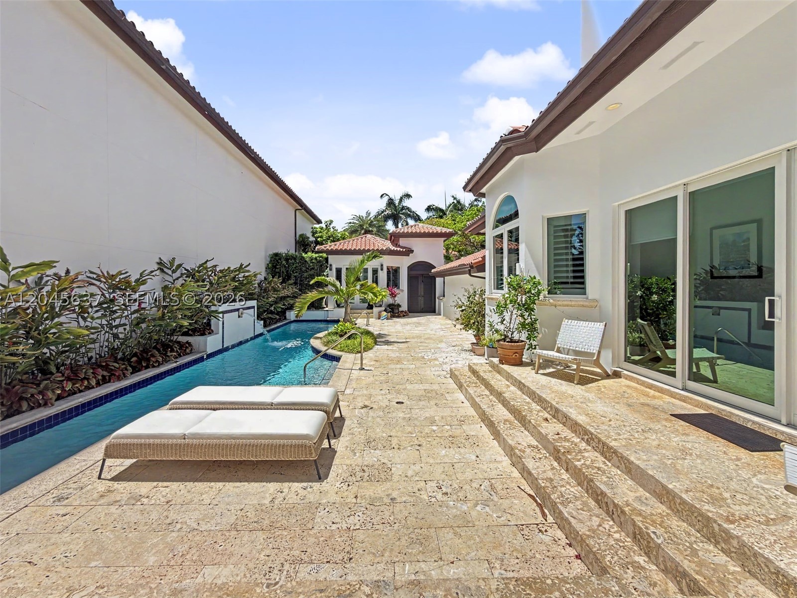 DEERING BAY ESTATES - Residential