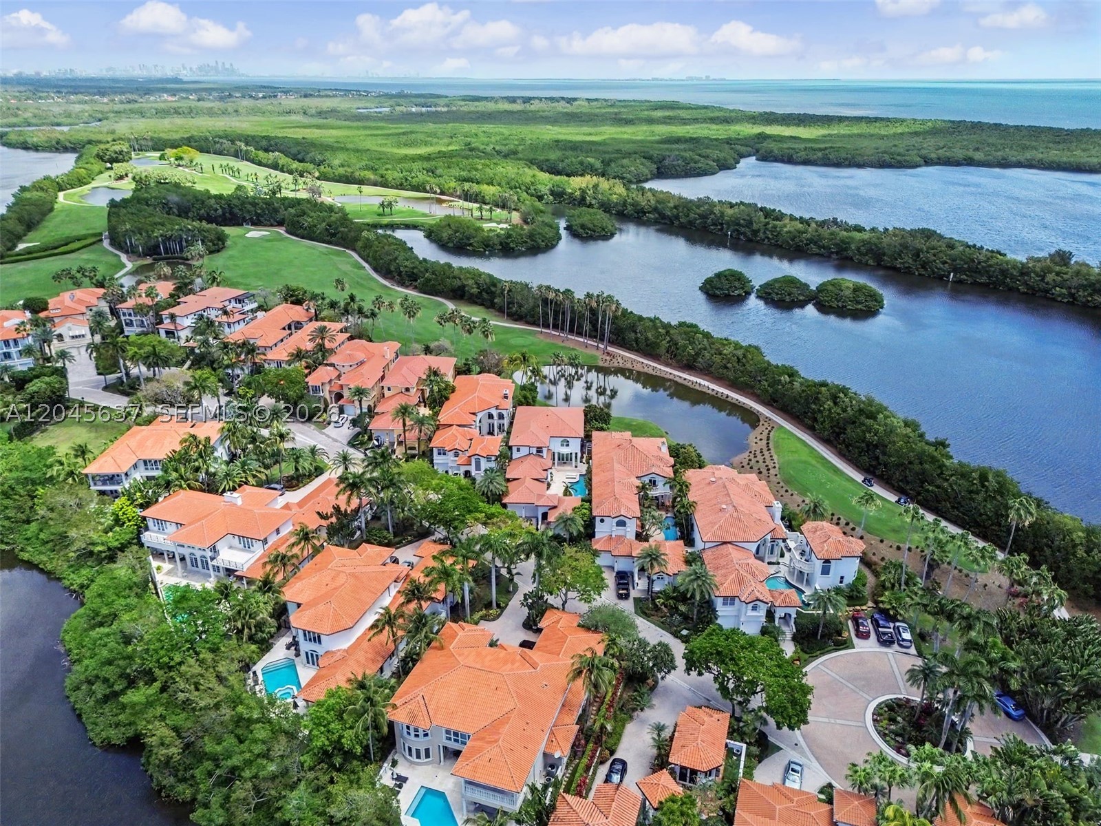 DEERING BAY ESTATES - Residential