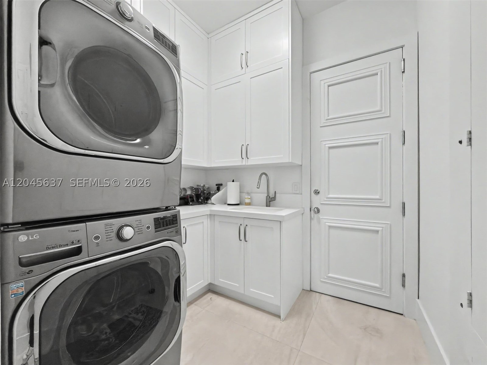 DEERING BAY ESTATES - Residential
