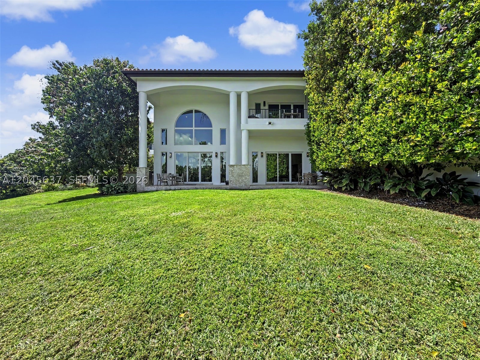 DEERING BAY ESTATES - Residential