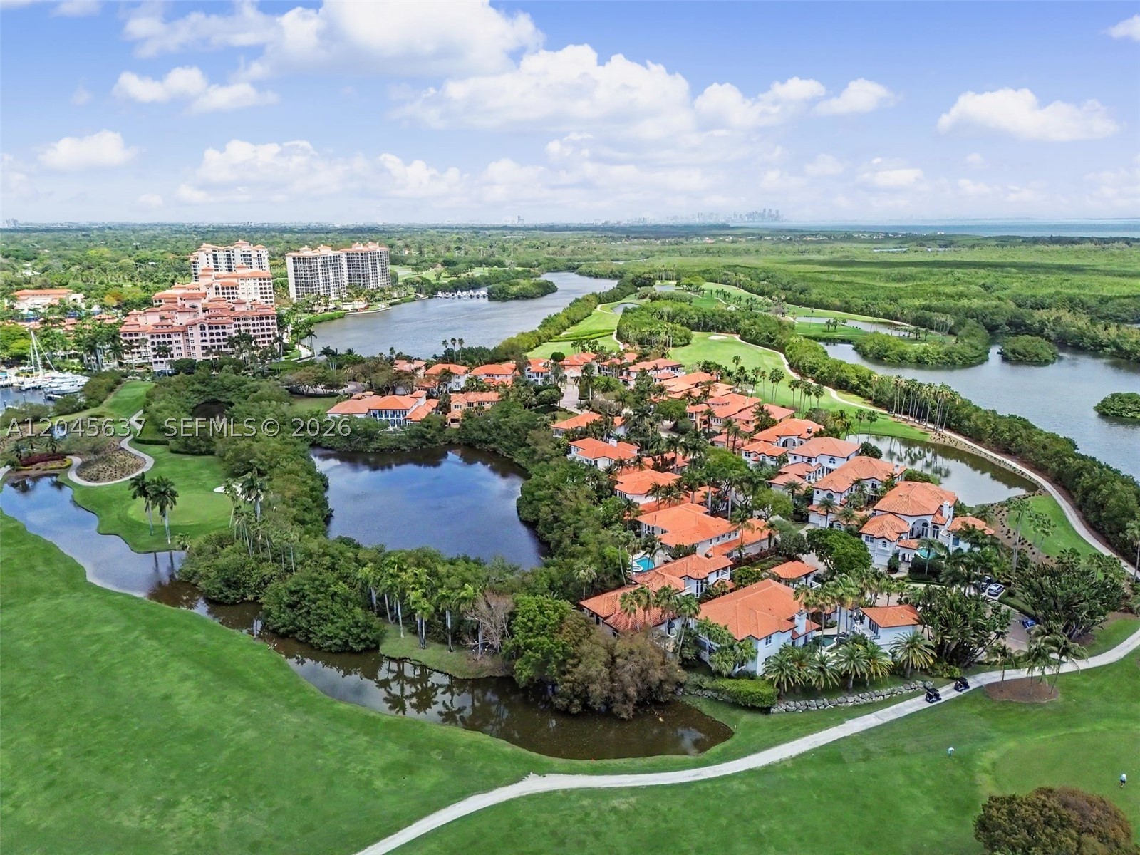 DEERING BAY ESTATES - Residential