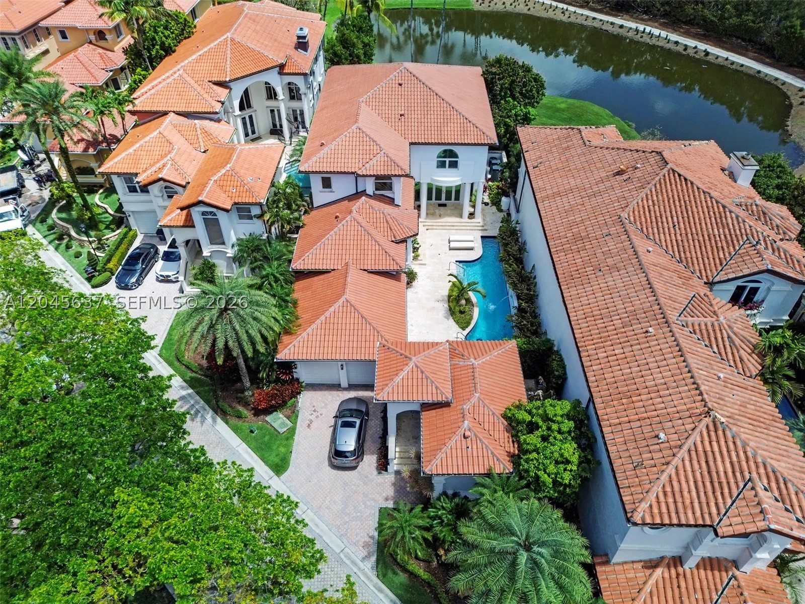 DEERING BAY ESTATES - Residential