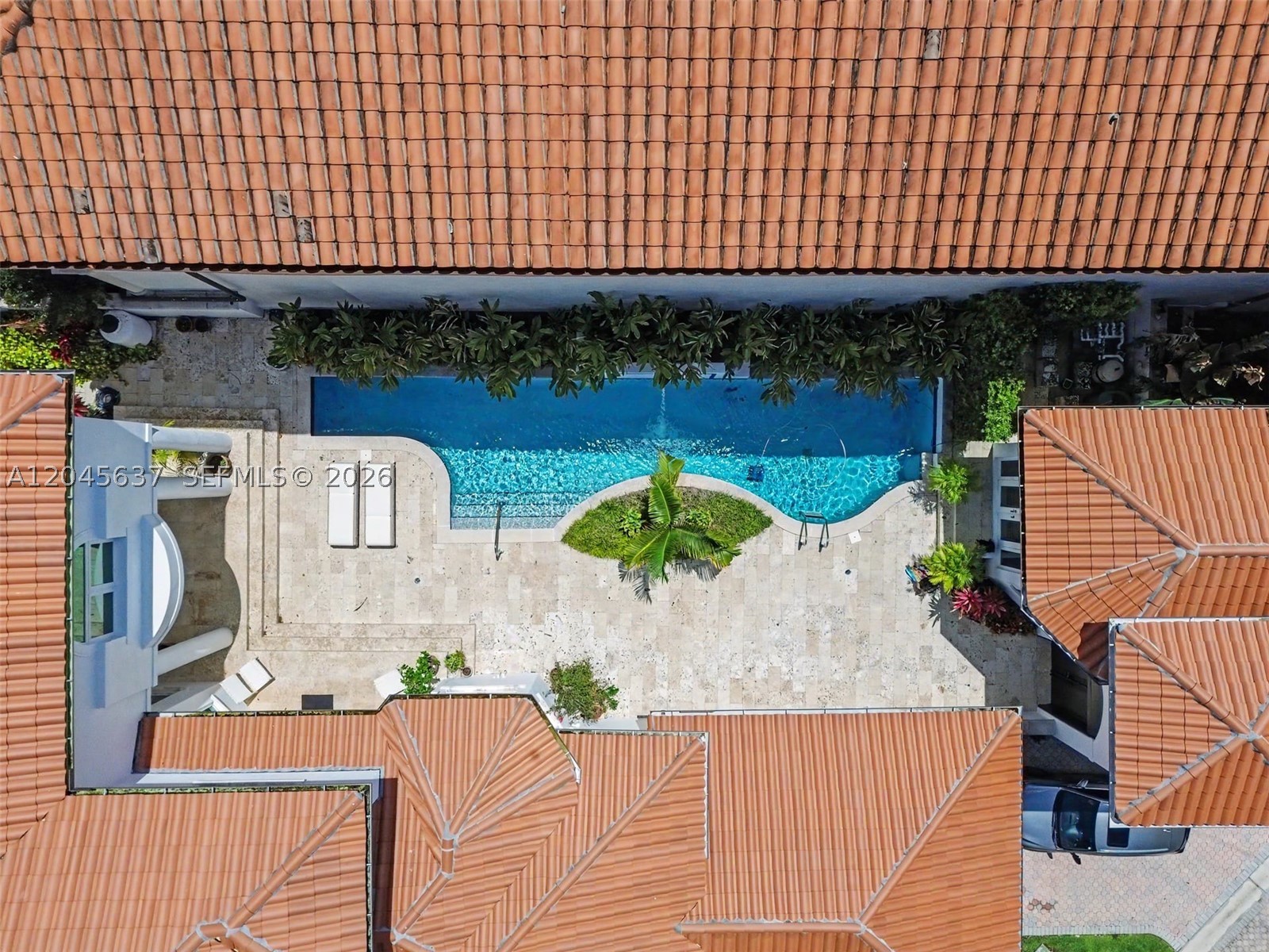 DEERING BAY ESTATES - Residential