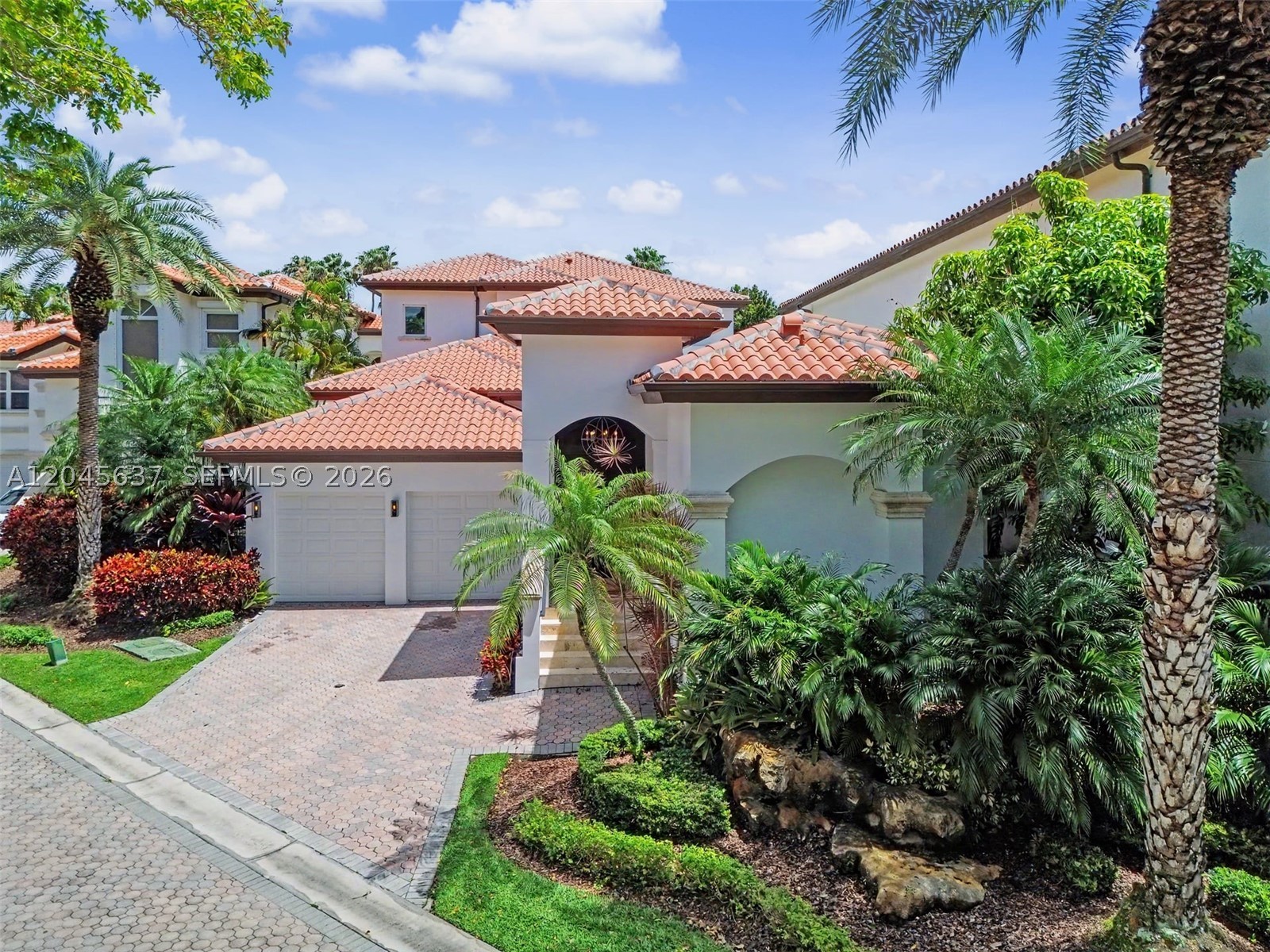 DEERING BAY ESTATES - Residential