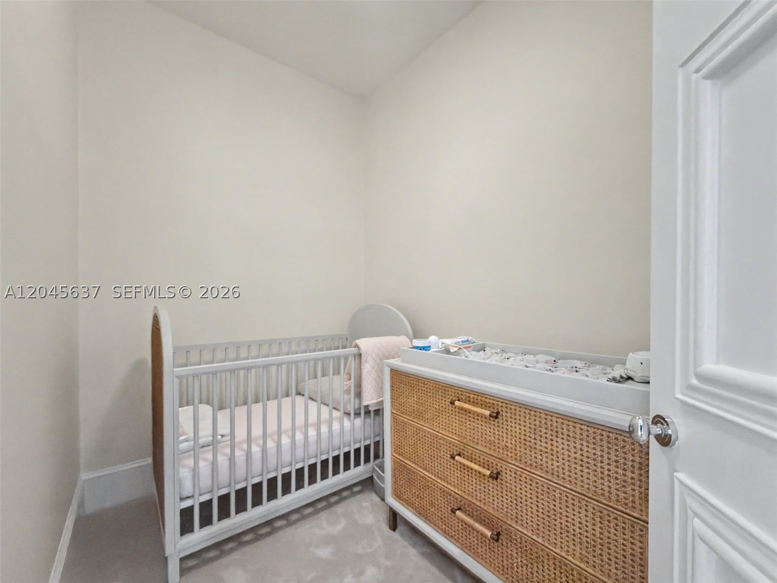 DEERING BAY ESTATES - Residential