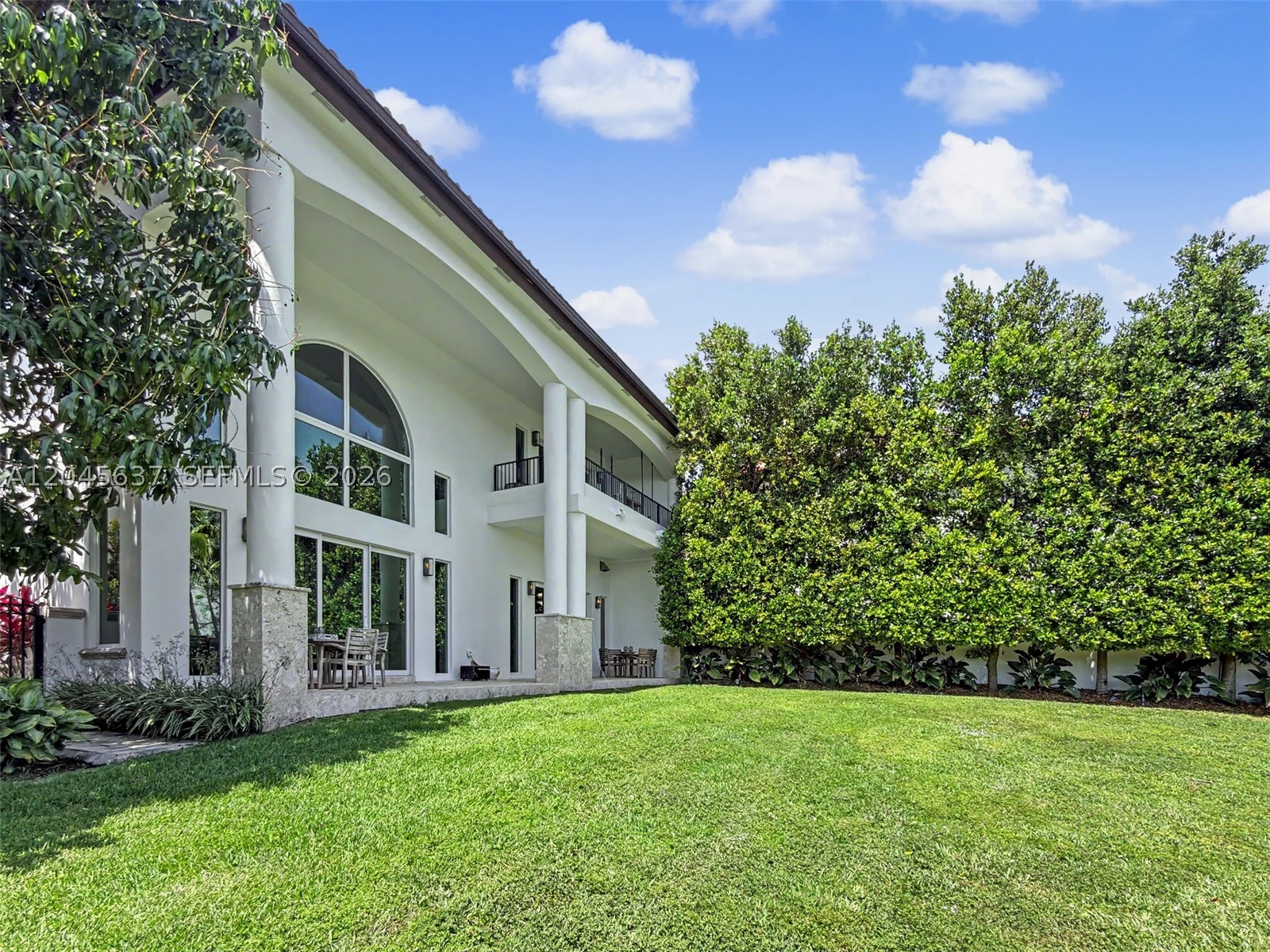 DEERING BAY ESTATES - Residential