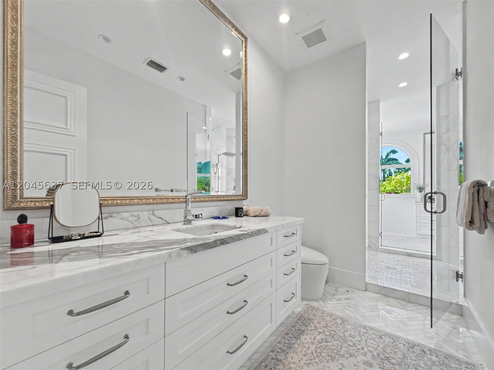 DEERING BAY ESTATES - Residential