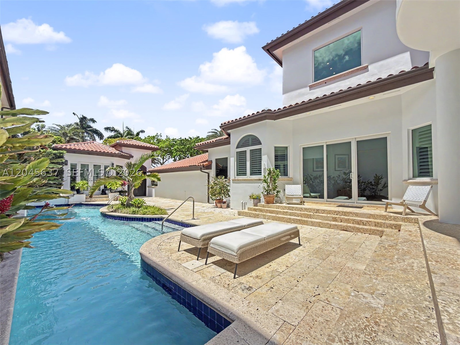 DEERING BAY ESTATES - Residential