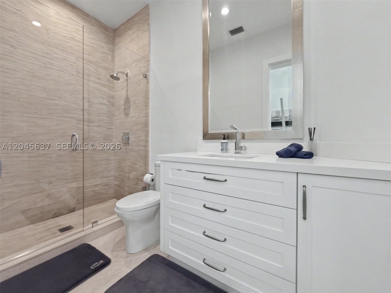 DEERING BAY ESTATES - Residential