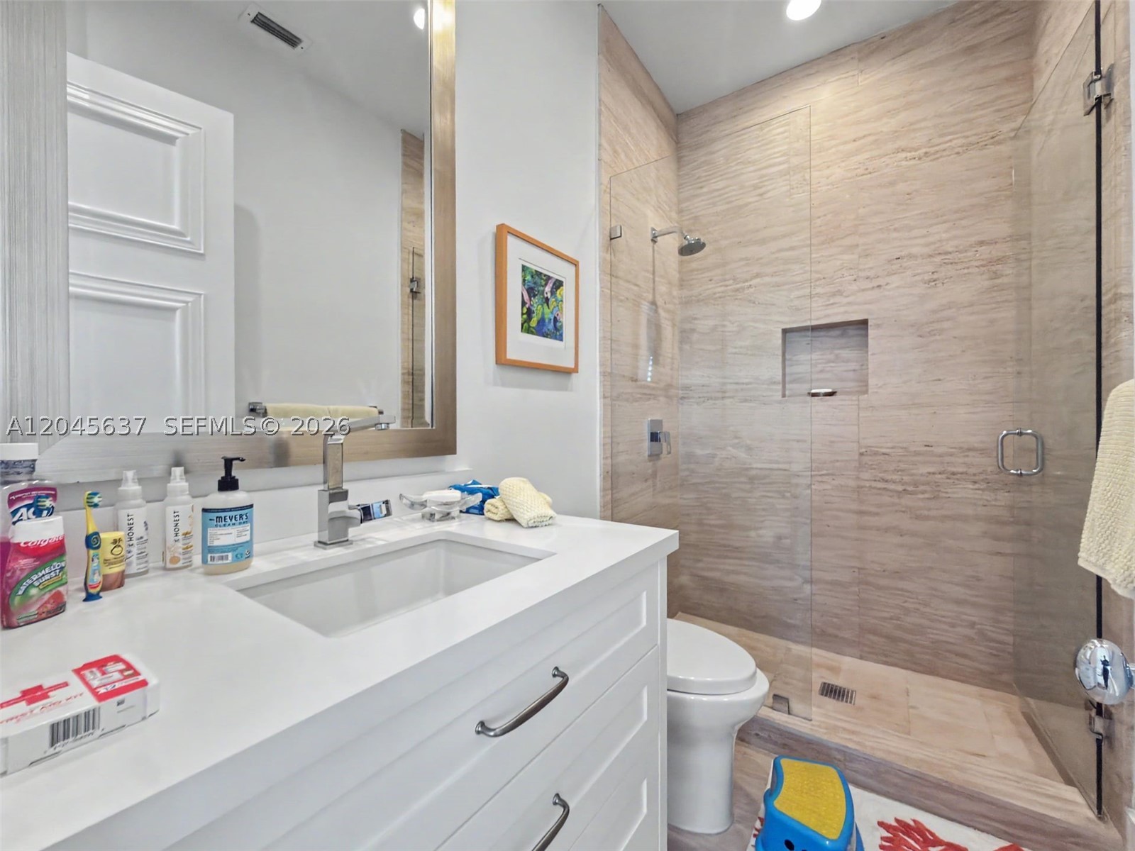 DEERING BAY ESTATES - Residential