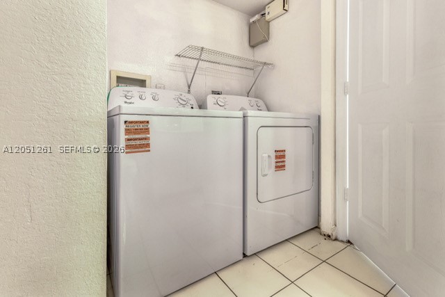 VISTA TRACE 8 CONDO - Residential