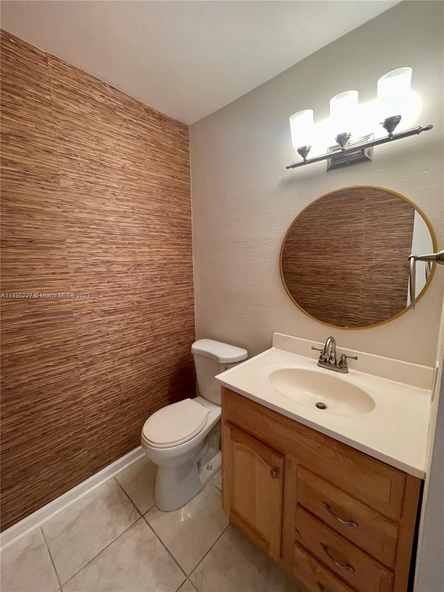 AZUL AT KIMBERLY LAKE CON - Residential Lease
