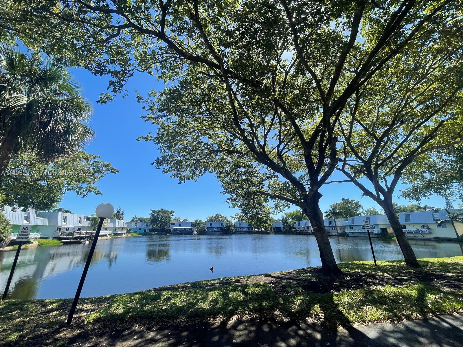 AZUL AT KIMBERLY LAKE CON - Residential Lease