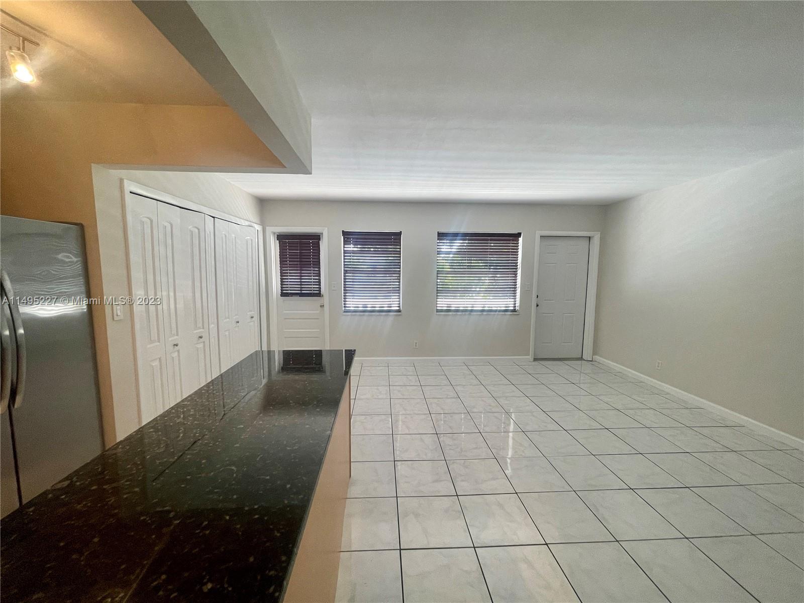 AZUL AT KIMBERLY LAKE CON - Residential Lease