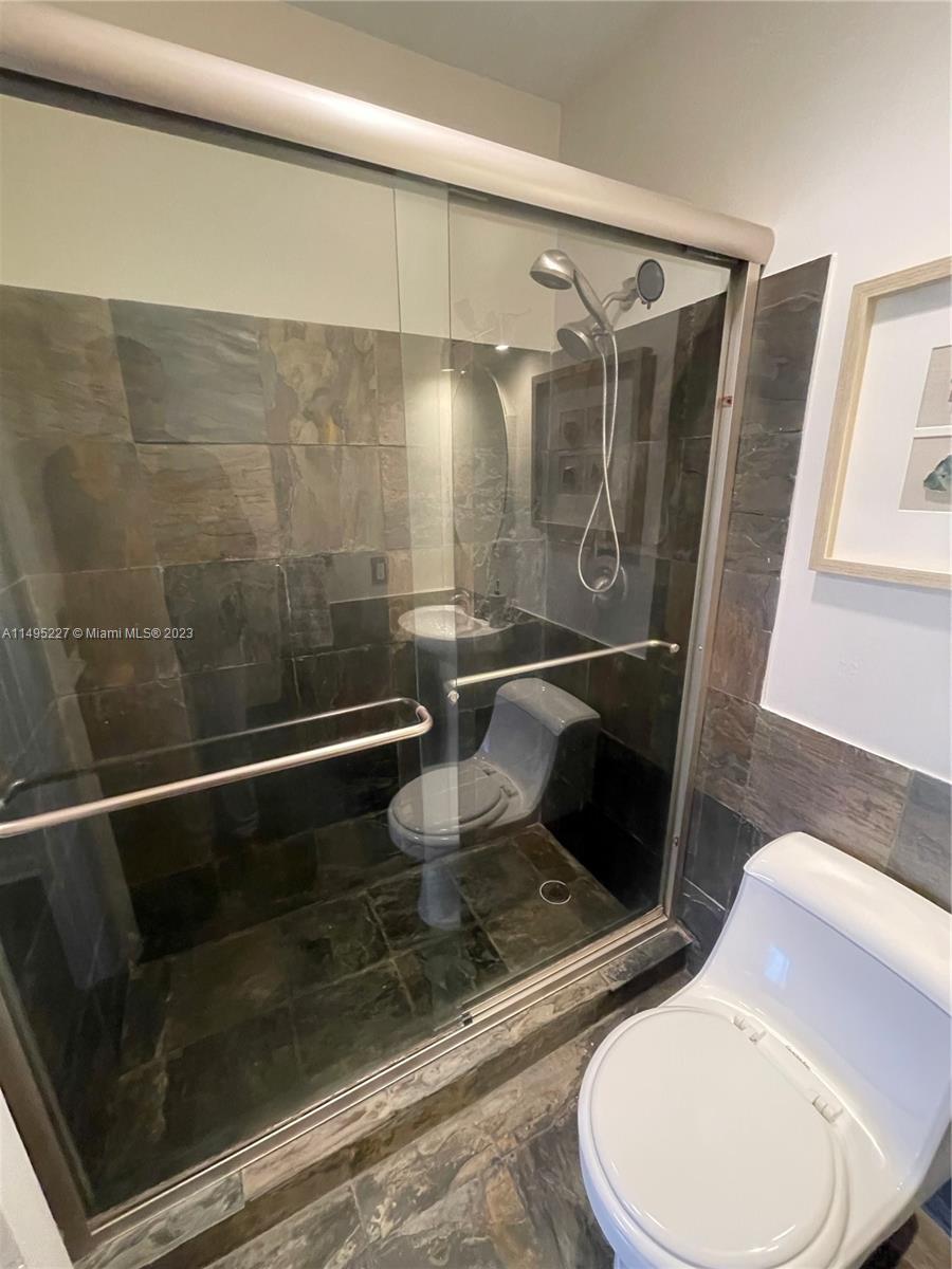AZUL AT KIMBERLY LAKE CON - Residential Lease