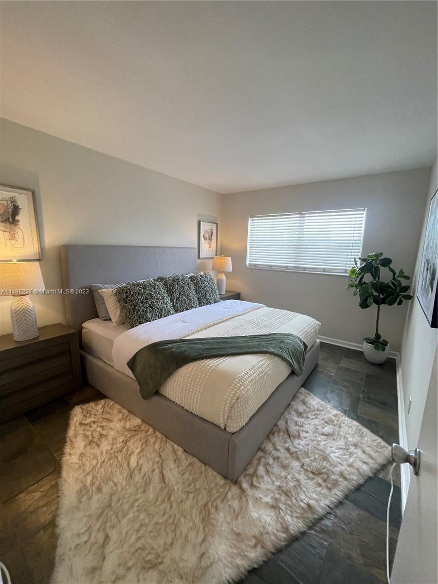 AZUL AT KIMBERLY LAKE CON - Residential Lease