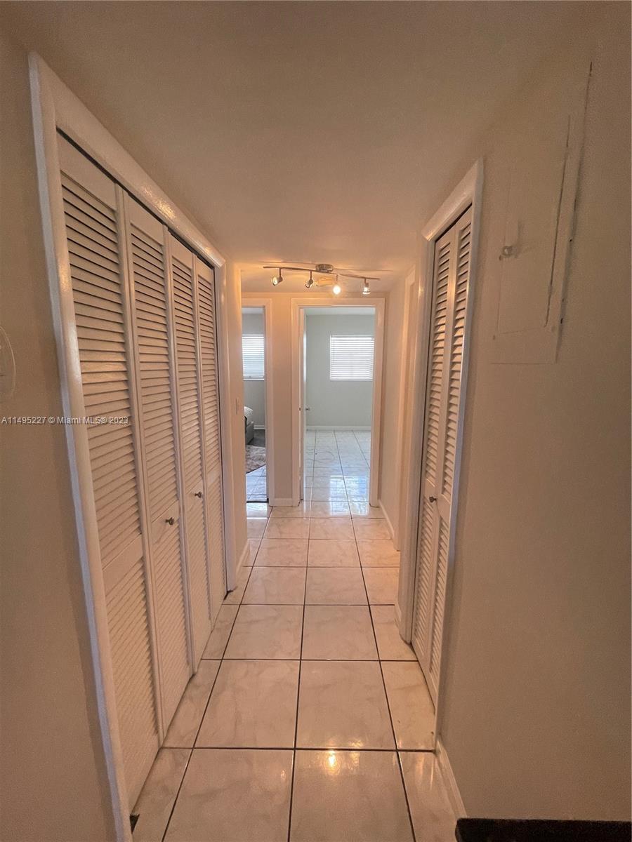 AZUL AT KIMBERLY LAKE CON - Residential Lease