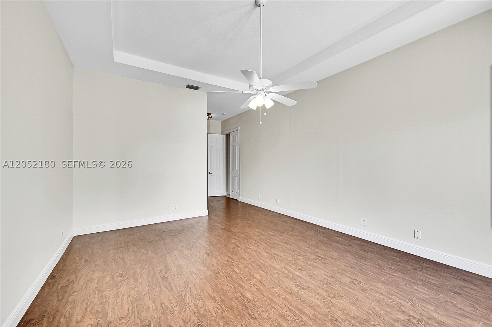 MARINERS COVE OF EAGLE LA - Residential Lease