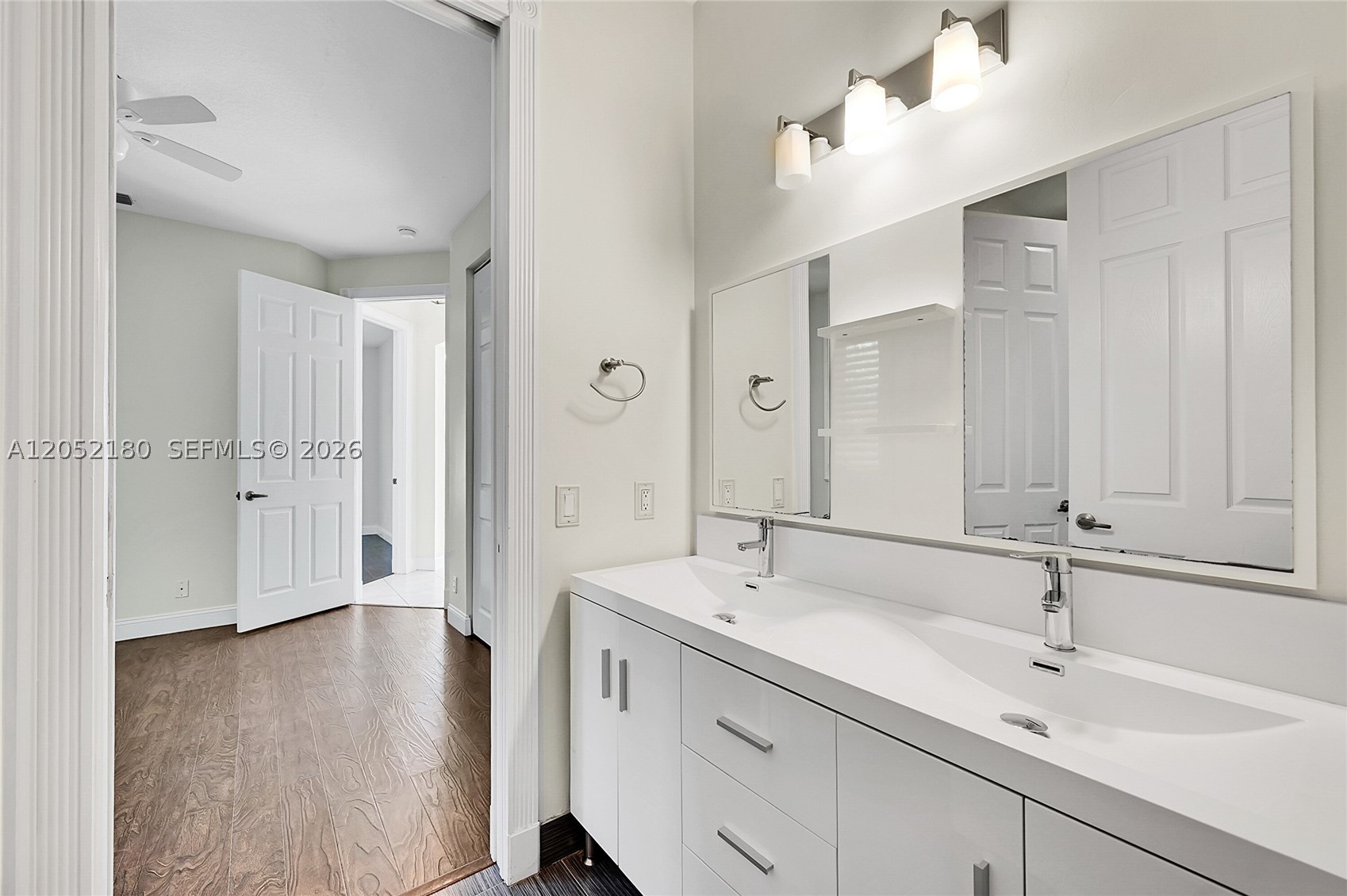 MARINERS COVE OF EAGLE LA - Residential Lease