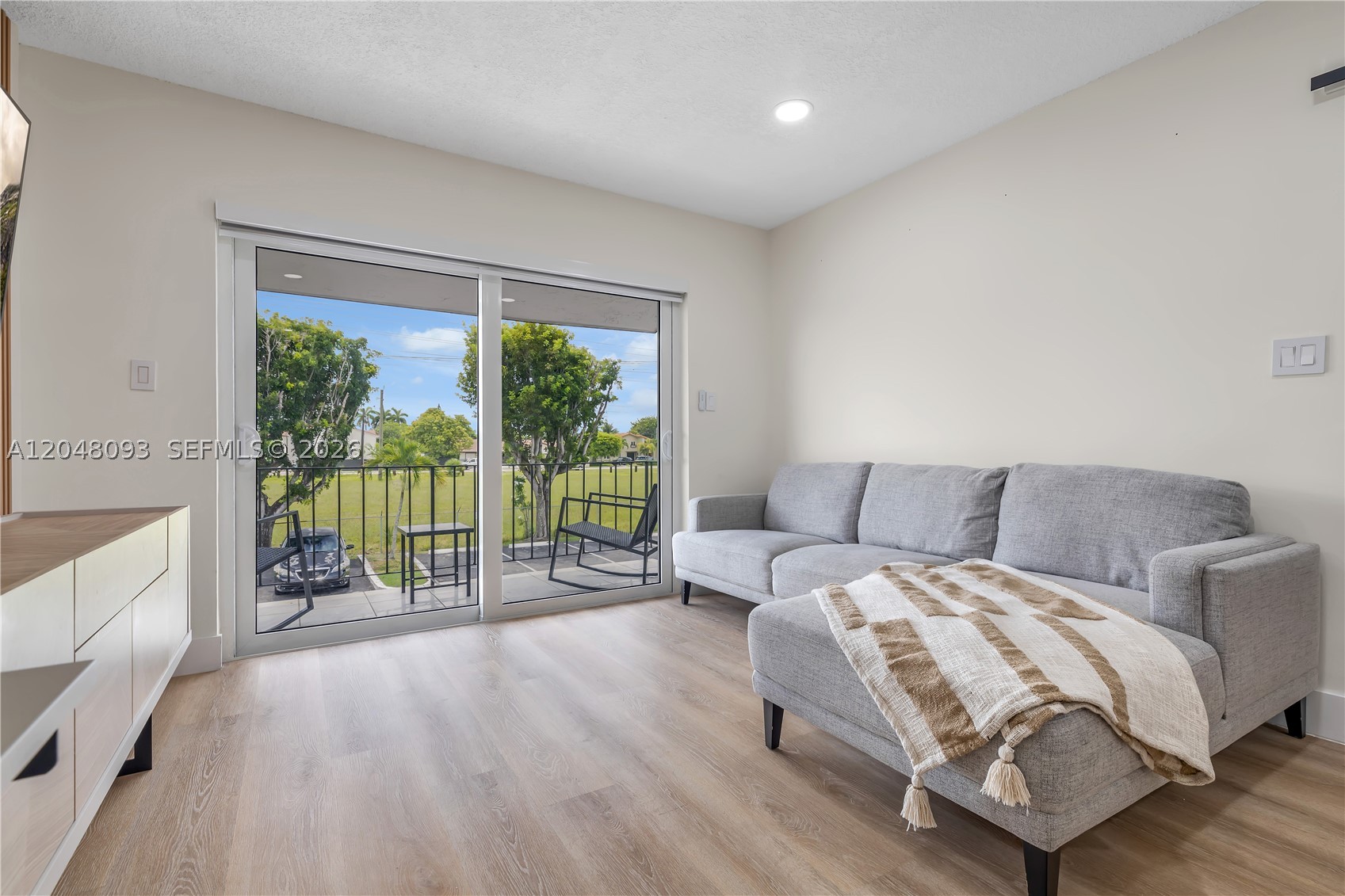 LA FUENTE CONDO - Residential Lease