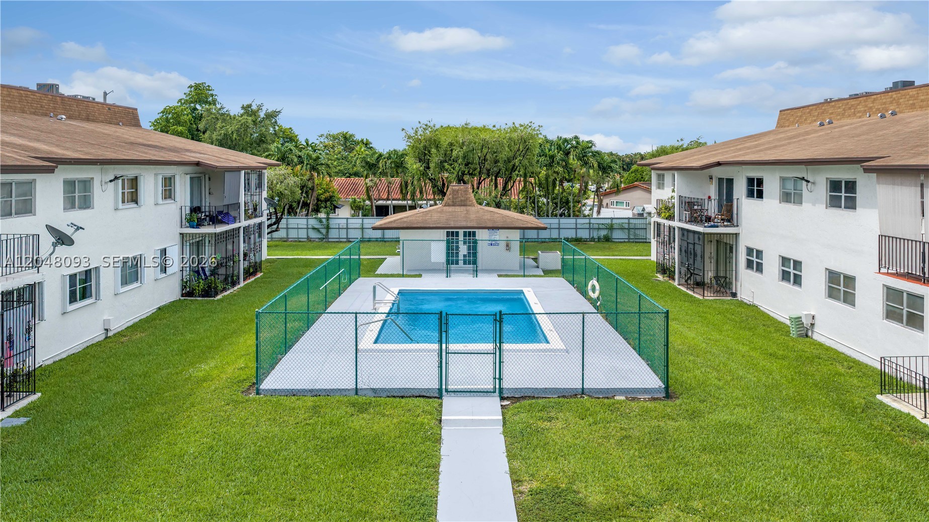 LA FUENTE CONDO - Residential Lease