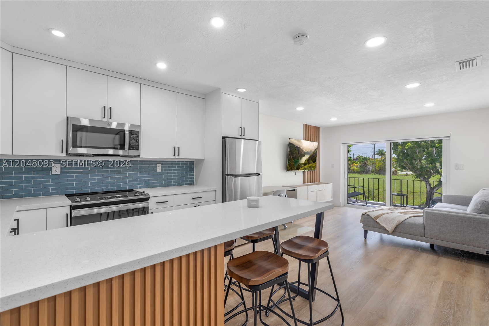 LA FUENTE CONDO - Residential Lease