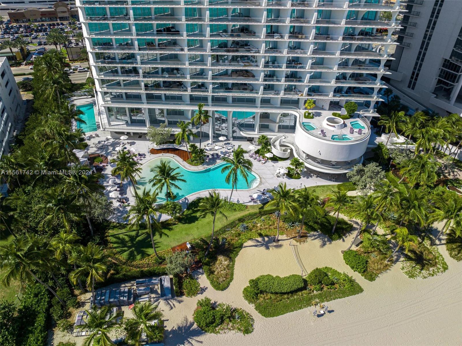 JADE SIGNATURE CONDO - Residential
