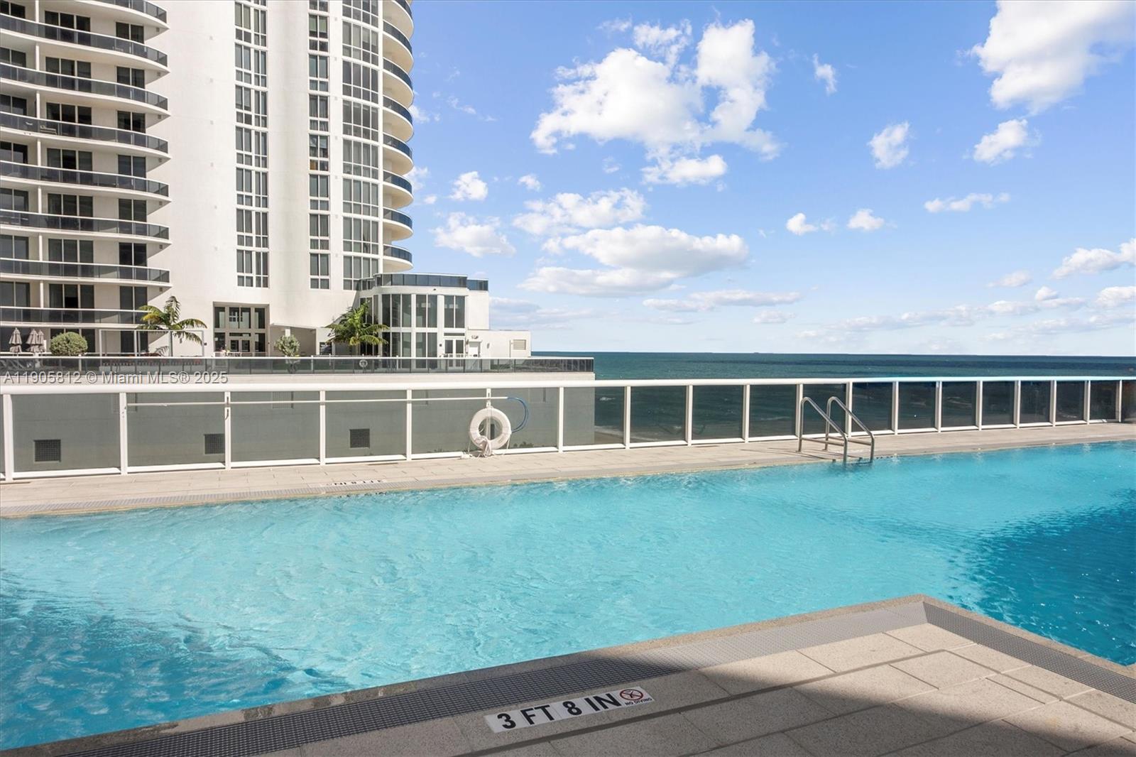 TDR TOWER III CONDO - Residential