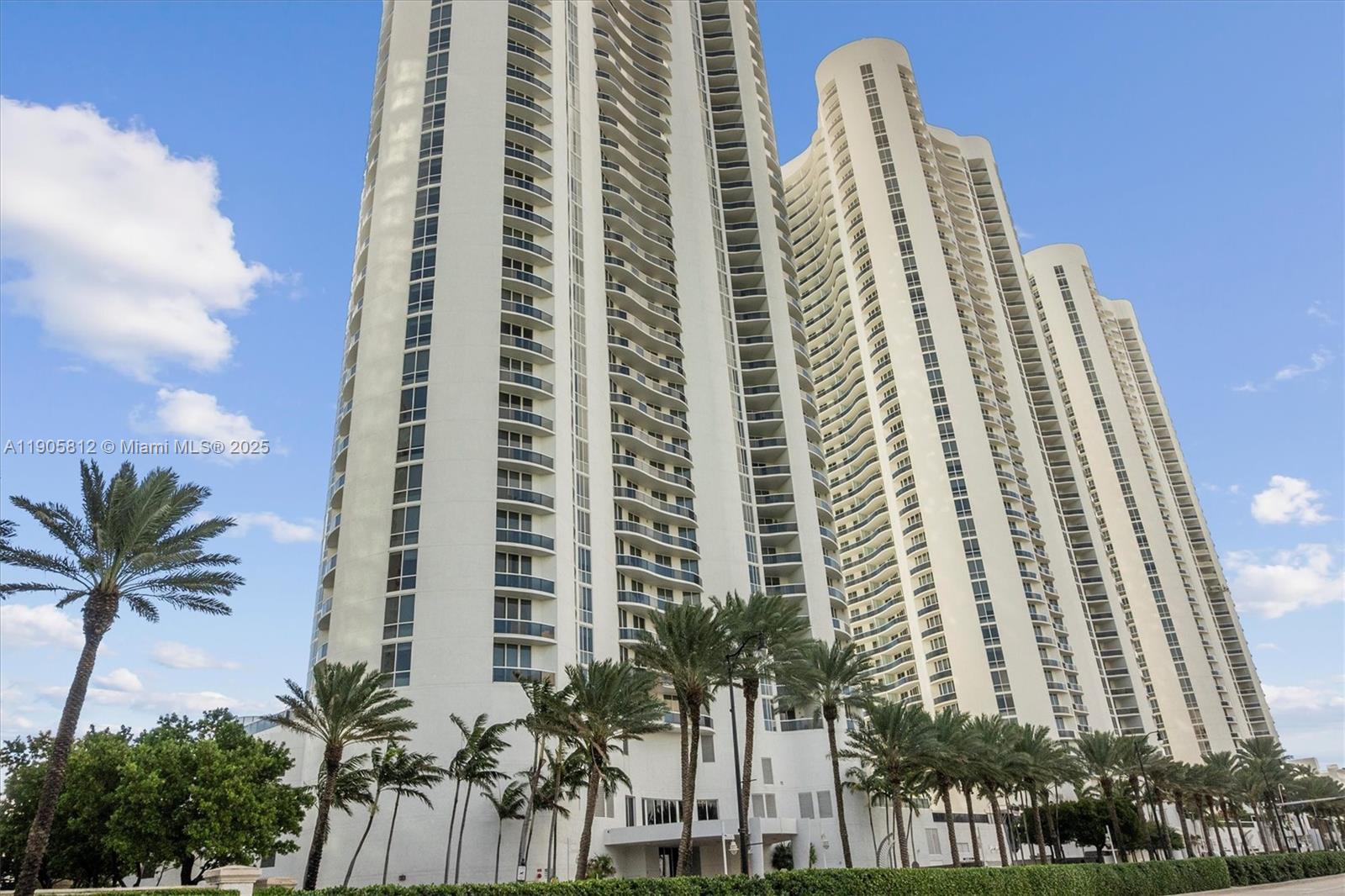 TDR TOWER III CONDO - Residential