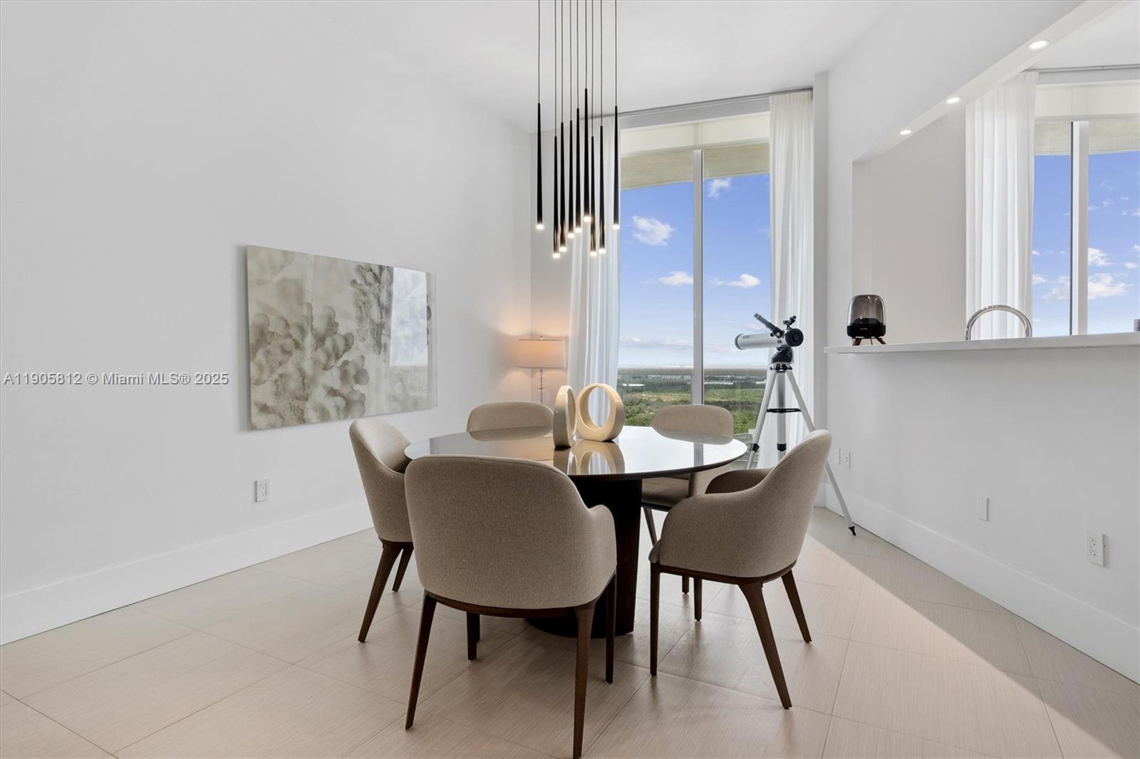 TDR TOWER III CONDO - Residential