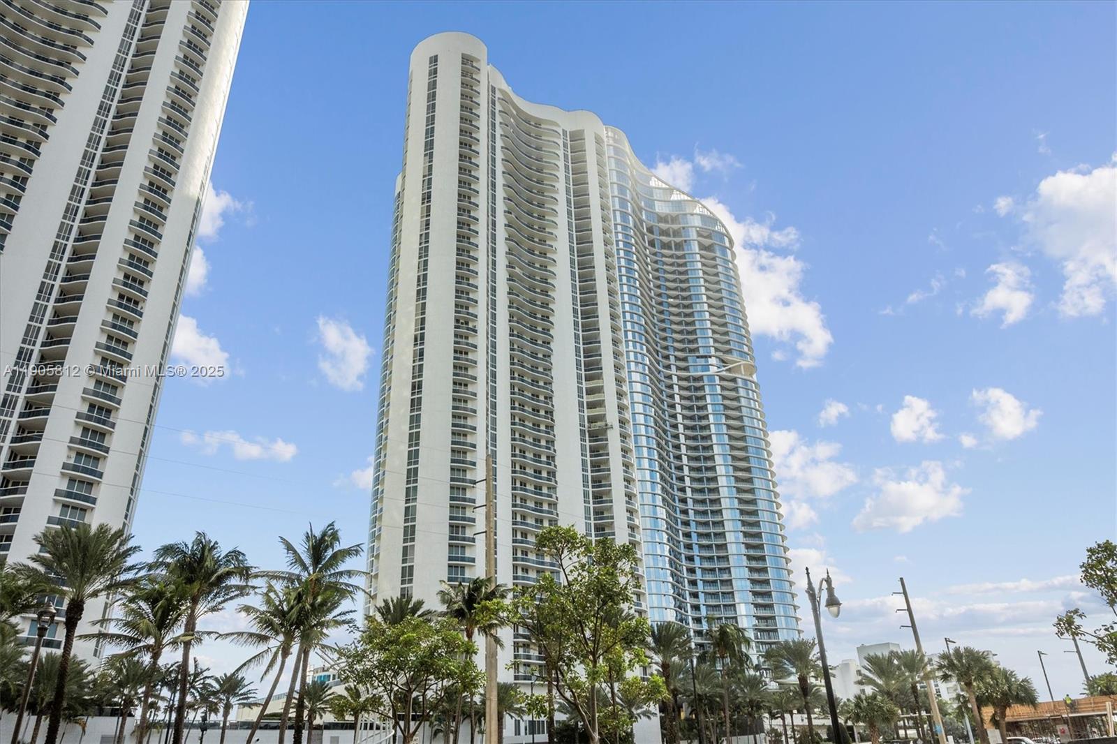 TDR TOWER III CONDO - Residential